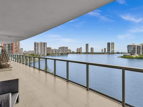 3300 NE 188th St 718, Aventura FL - photo 15 of 82