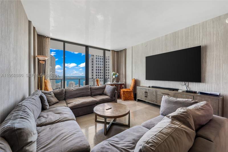 2 bedroom Condominium at 68 SE 6th St 3309, Reach Condo, Miami — photo 2
