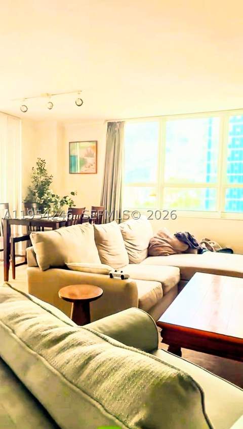2000 N Bayshore Dr 801, Miami FL - photo 9 of 11