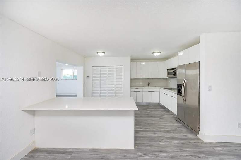 5 bedroom SingleFamilyResidence at 11950 SW 182nd Ter, South Miami Heights Addn, Miami — photo 5