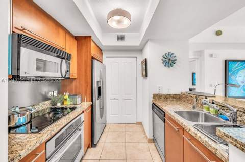 110 Washington Ave 2310, Miami Beach FL - photo 8 of 20