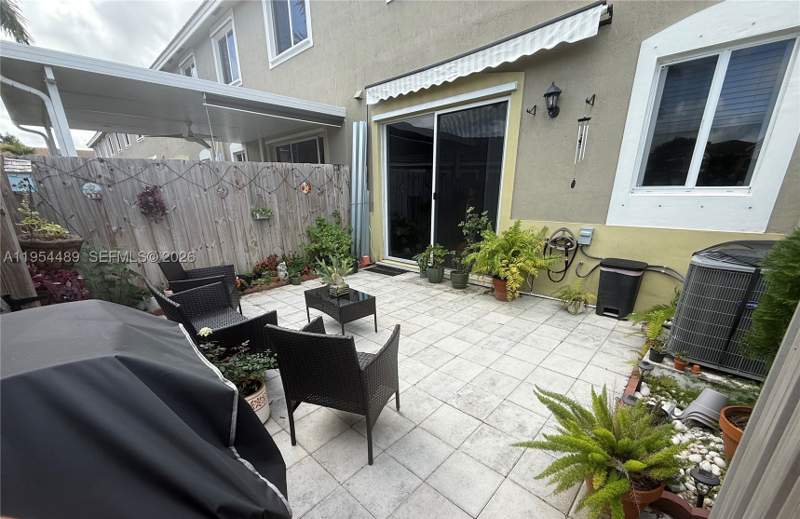 3 bedroom Townhouse at 1043 SE 24th Ave, Towns At Seascape, Homestead — photo 3