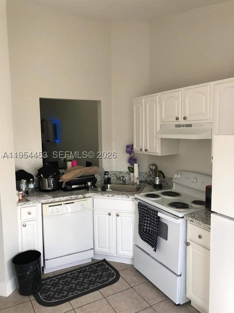 2 bedroom Townhouse at 27 NE 13th Ave 4, Edgewater Condo, Homestead — photo 4