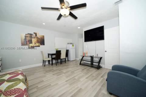 10910 SW 217th Ter, Miami FL - photo 13 of 32