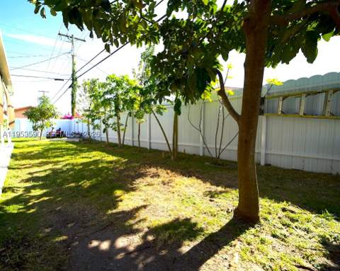 10910 SW 217th Ter, Miami FL - photo 16 of 32
