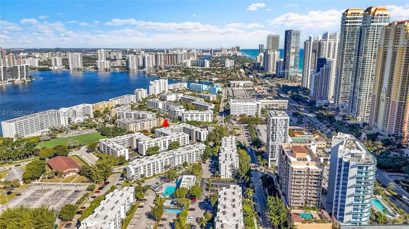 1 bedroom Condominium at 201 178th Dr 308, Le Cartier Condo, Sunny Isles Beach — photo 5
