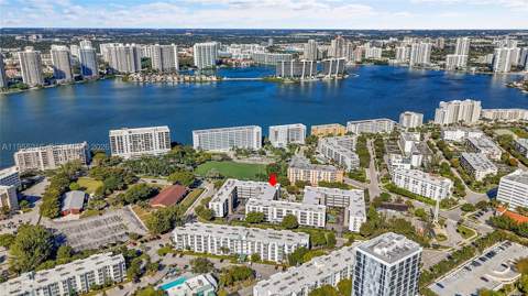 201 178th Dr 308, Sunny Isles Beach FL - photo 6 of 30