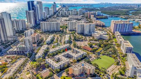 201 178th Dr 308, Sunny Isles Beach FL - photo 8 of 30