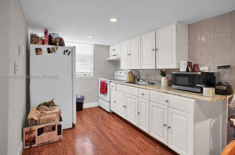 2105 NW 1st St, Miami FL - photo 6 of 15