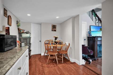 2105 NW 1st St, Miami FL - photo 7 of 15