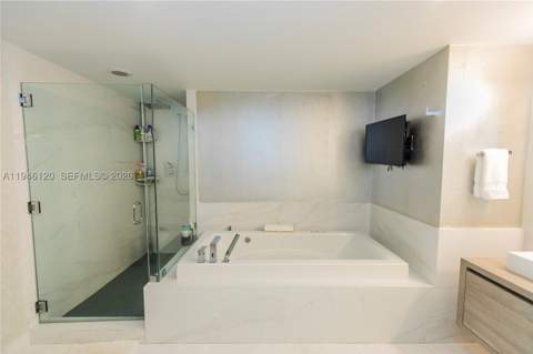 400 Sunny Isles Blvd 1504, Sunny Isles Beach FL - photo 23 of 46