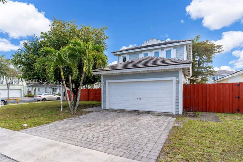 5 bedroom SingleFamilyResidence at 3176 NE 4 Street, Bimini At the Oasis, Homestead — photo 4