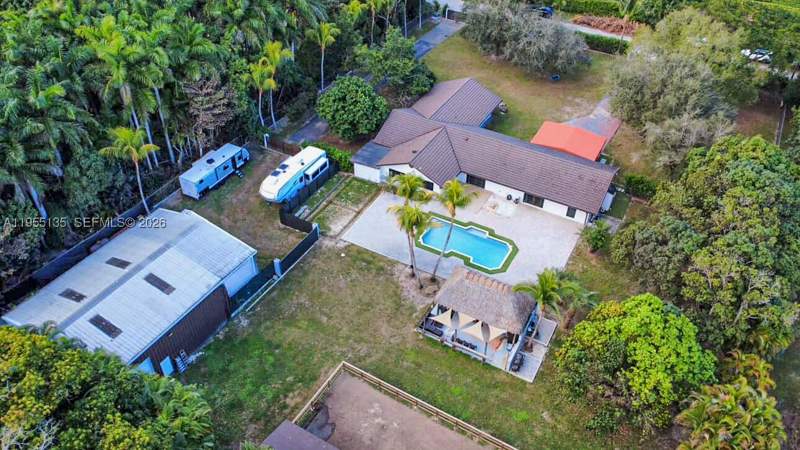 4 bedroom SingleFamilyResidence at 18280 SW 202nd St, Redlans, Miami — photo 2