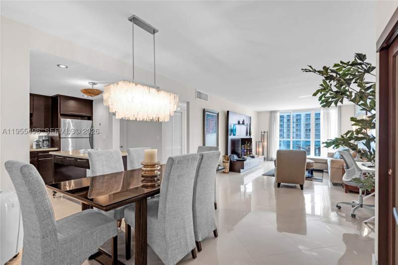 2 bedroom Condominium at 2301 Collins Ave 1006, Roney Palace Condo, Miami Beach — photo 3