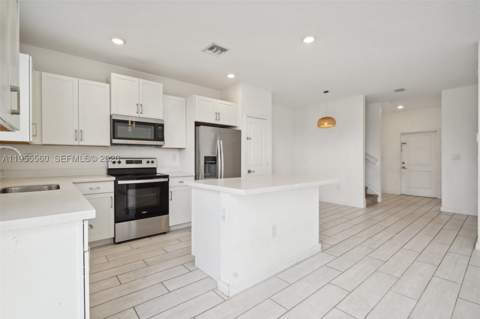 1006 SE 23rd Ave, Homestead FL - photo 10 of 55