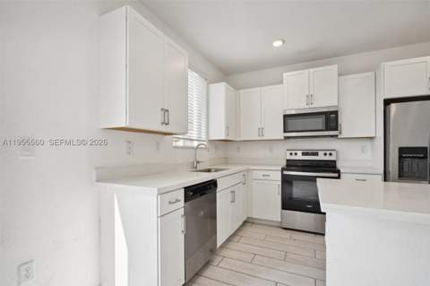 1006 SE 23rd Ave, Homestead FL - photo 11 of 55