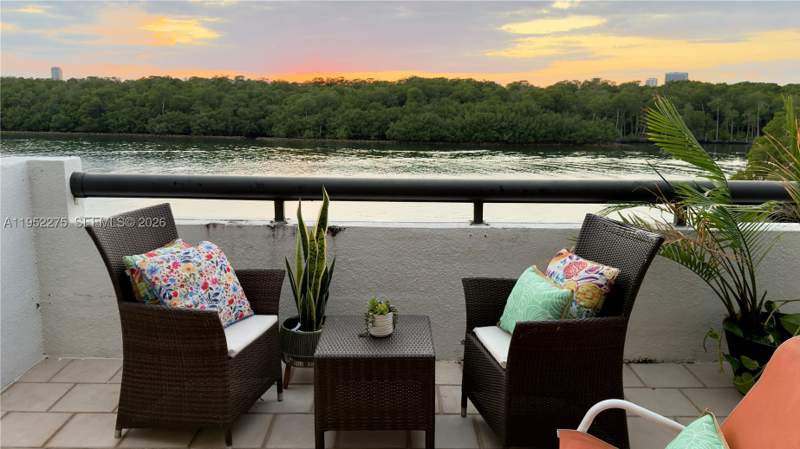 3 bedroom Condominium at 456 Poinciana Island dr 1620, Poinciana Is Yt & Rcq Clu, Sunny Isles Beach — photo 2
