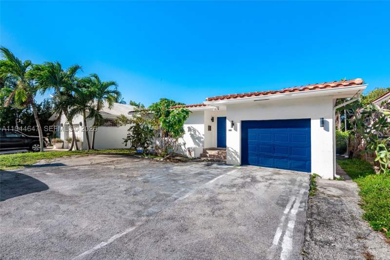4 bedroom SingleFamilyResidence at 8950 Harding Ave, SECOND AMD PLAT OF NORMAN, Surfside — photo 1
