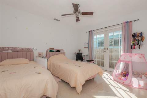8950 Harding Ave, Surfside FL - photo 13 of 28