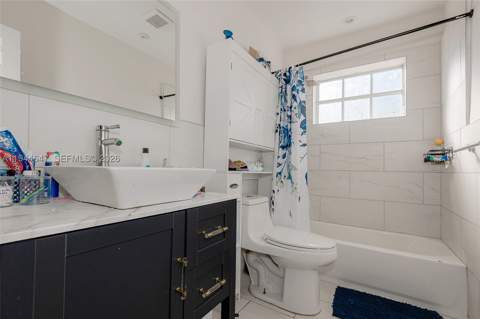 8950 Harding Ave, Surfside FL - photo 17 of 28
