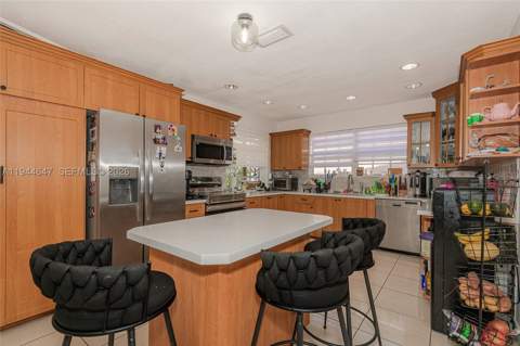 8950 Harding Ave, Surfside FL - photo 8 of 28