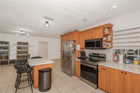 8950 Harding Ave, Surfside FL - photo 9 of 28