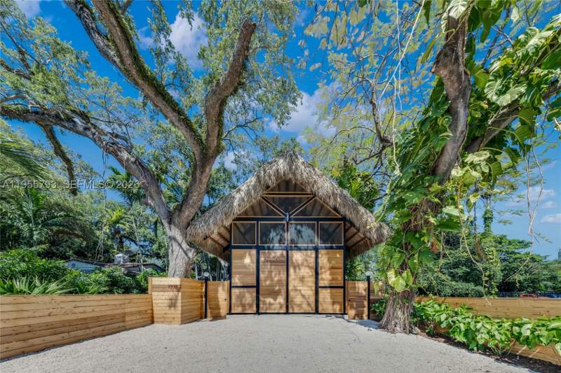 4 bedroom SingleFamilyResidence at 1000 NW 9th Ct, Spring Garden, Miami — photo 3