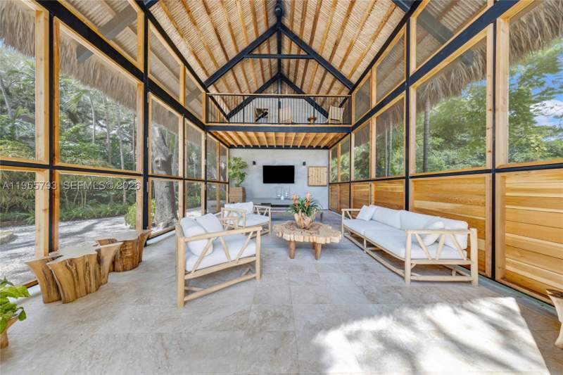 4 bedroom SingleFamilyResidence at 1000 NW 9th Ct, Spring Garden, Miami — photo 5