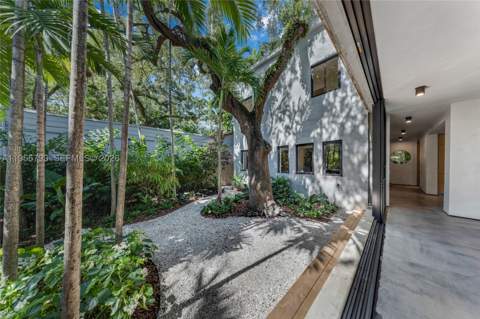 1000 NW 9th Ct, Miami FL - photo 7 of 43