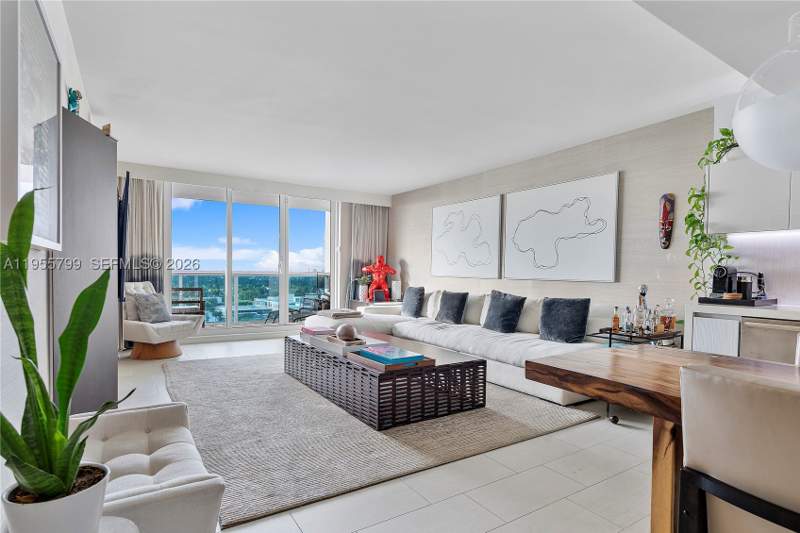 1 bedroom Condominium at 102 24th St 1427, 2399 Collins Avenue, Miami Beach — photo 2