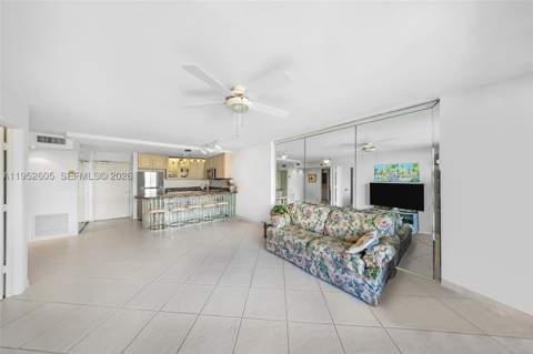 465 Ocean Dr 419, Miami Beach FL - photo 10 of 26