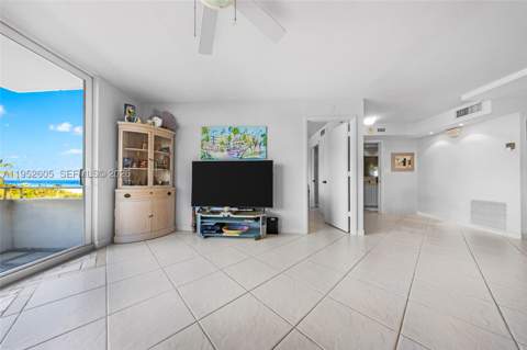 465 Ocean Dr 419, Miami Beach FL - photo 11 of 26