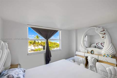 465 Ocean Dr 419, Miami Beach FL - photo 16 of 26