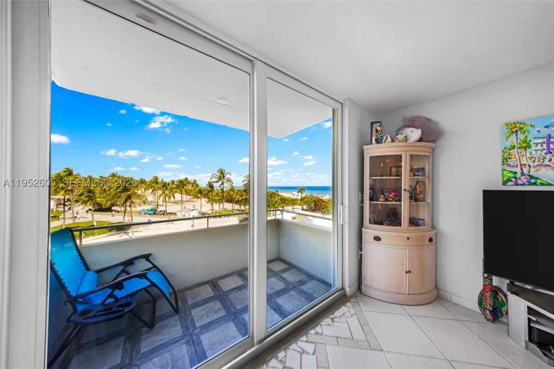 1 bedroom Condominium at 465 Ocean Dr 419, Royal Atlantic Condo, Miami Beach — photo 3