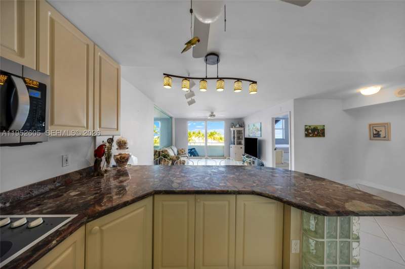 1 bedroom Condominium at 465 Ocean Dr 419, Royal Atlantic Condo, Miami Beach — photo 5