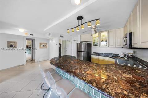 465 Ocean Dr 419, Miami Beach FL - photo 8 of 26