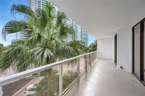 20281 E Country Club Dr 210, Aventura FL - photo 6 of 78