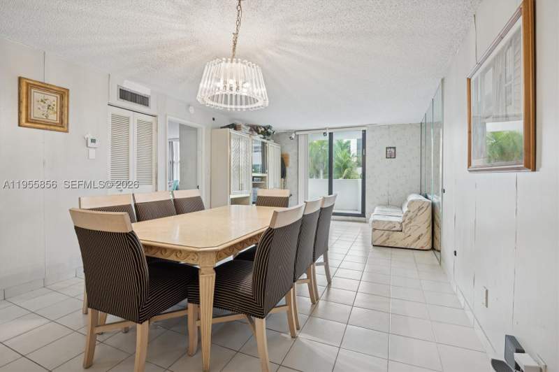 2 bedroom Condominium at 4301 Collins Ave 202, Vendome Place Condo, Miami Beach — photo 4