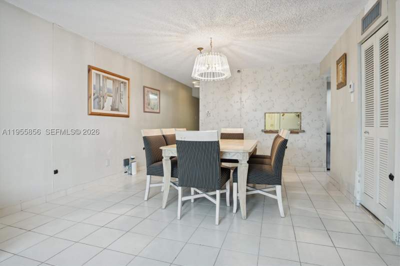 2 bedroom Condominium at 4301 Collins Ave 202, Vendome Place Condo, Miami Beach — photo 5