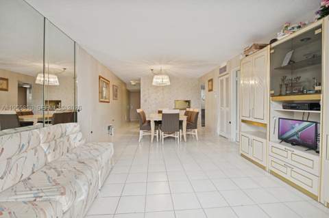 4301 Collins Ave 202, Miami Beach FL - photo 6 of 12