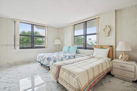 4301 Collins Ave 202, Miami Beach FL - photo 8 of 12