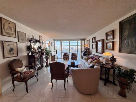301 174th Street 2202, Sunny Isles Beach FL - photo 15 of 38