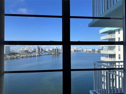 301 174th Street 2202, Sunny Isles Beach FL - photo 22 of 38