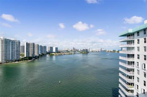 301 174th Street 2202, Sunny Isles Beach FL - photo 6 of 38