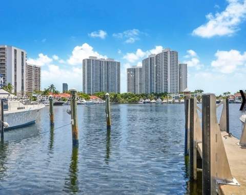 21205 Yacht Club Dr 507, Aventura FL - photo 14 of 16