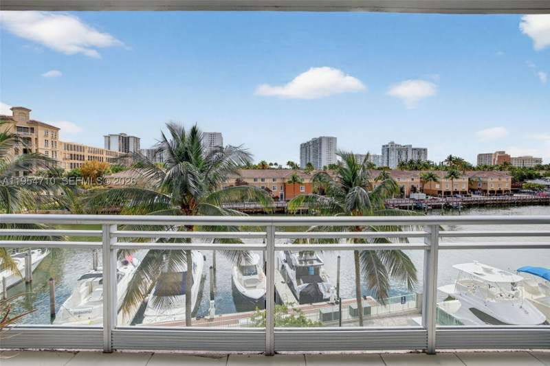 2 bedroom Condominium at 2950 NE 188th St 302, Artech Residences At Aven, Aventura — photo 2