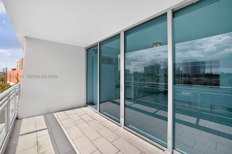 2 bedroom Condominium at 2950 NE 188th St 302, Artech Residences At Aven, Aventura — photo 3