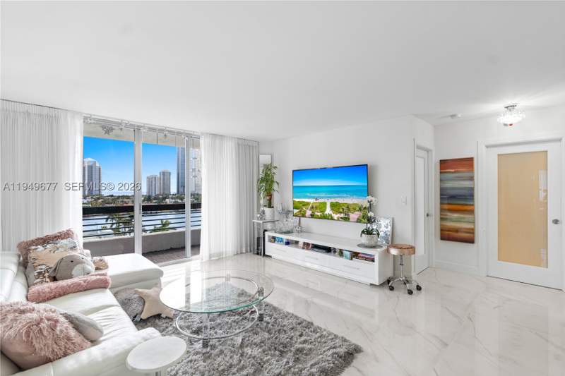 2 bedroom Condominium at 3600 Mystic Pointe Dr 1017, Mystic Pointe Condo No On, Aventura — photo 3