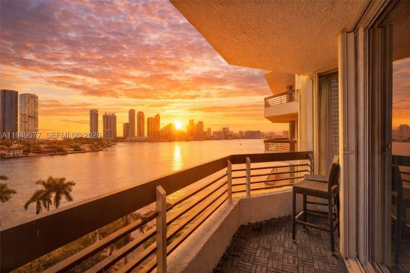 2 bedroom Condominium at 3600 Mystic Pointe Dr 1017, Mystic Pointe Condo No On, Aventura — photo 4