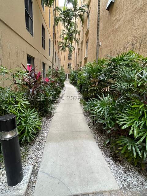 3001 NE 185th St 612, Aventura FL - photo 20 of 37